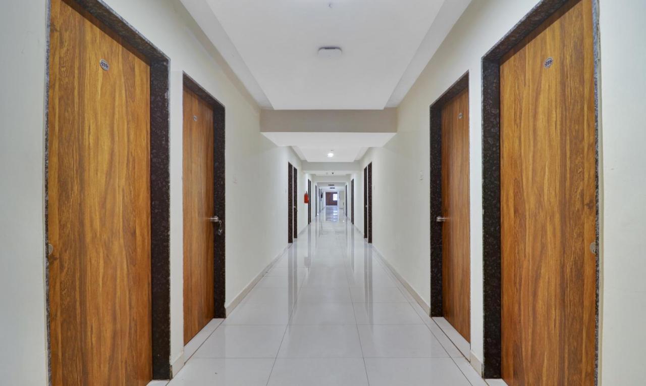 Hotel Treebo Tee Hajdarabad Zewnętrze zdjęcie